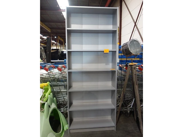 Houten kast - afbeelding 1 van  2