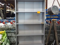 Houten kast - afbeelding 1 van  2