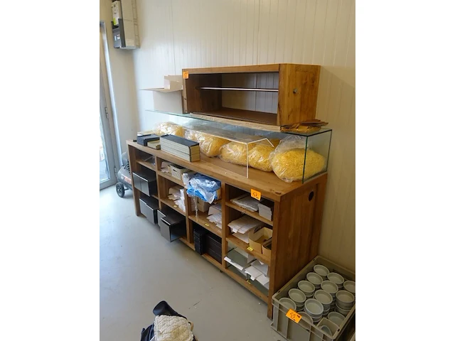 Houten kast - afbeelding 2 van  4