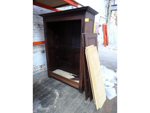 Houten kast - afbeelding 1 van  2