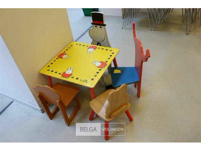 Houten kinderspeeltafeltje - afbeelding 1 van  2