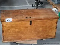 Houten kist, afm plm 109x49x50cm - afbeelding 1 van  2