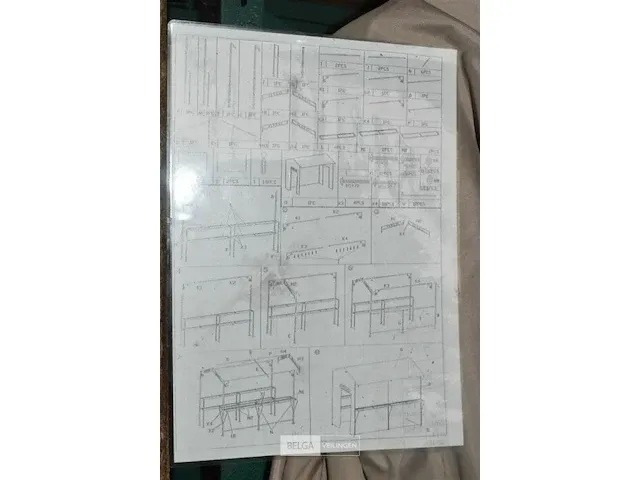 Houten kist met marktkraam - afbeelding 2 van  2