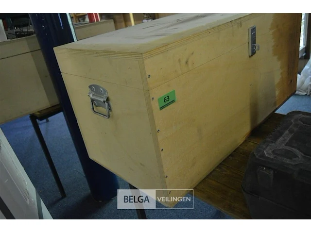 Houten kist met vakken - afbeelding 2 van  4