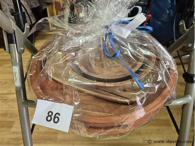 Houten kommen in cadeauverpakking - afbeelding 1 van  3