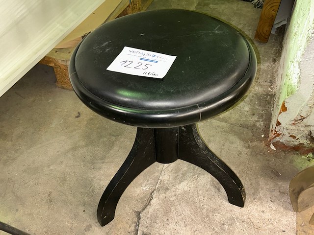 Houten kruk - afbeelding 1 van  4