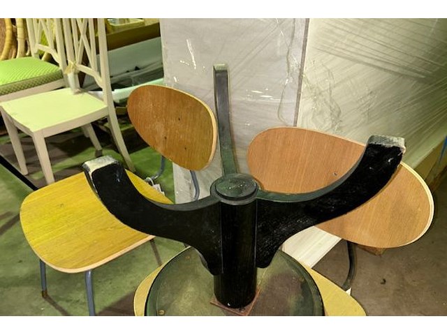 Houten kruk - afbeelding 4 van  4