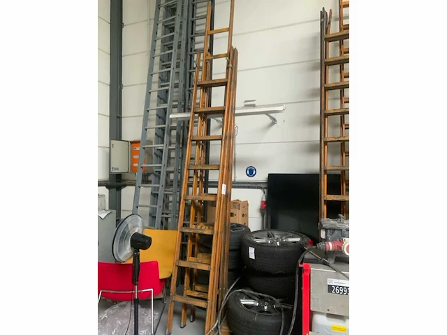 Houten ladder (2x) - afbeelding 2 van  3