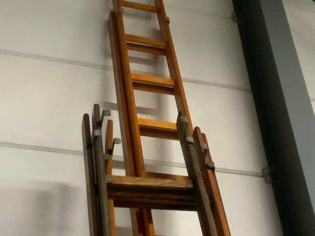 Houten ladder (3x) - afbeelding 3 van  4