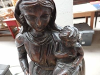 Houten madonna met kind op voet hoogte 50 cm - afbeelding 2 van  2