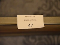 Houten met zwart metalen rek 5 leggers 2 deuren, diverse sierstukken - afbeelding 3 van  5