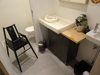 Houten meubel + spiegel - afbeelding 1 van  6