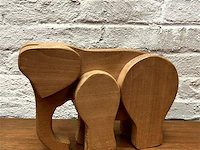 Houten olifant h:19 cm x 25 cm - afbeelding 1 van  1