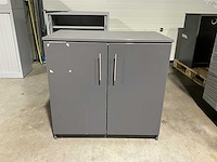 Houten opbergkast (2x) - afbeelding 1 van  5