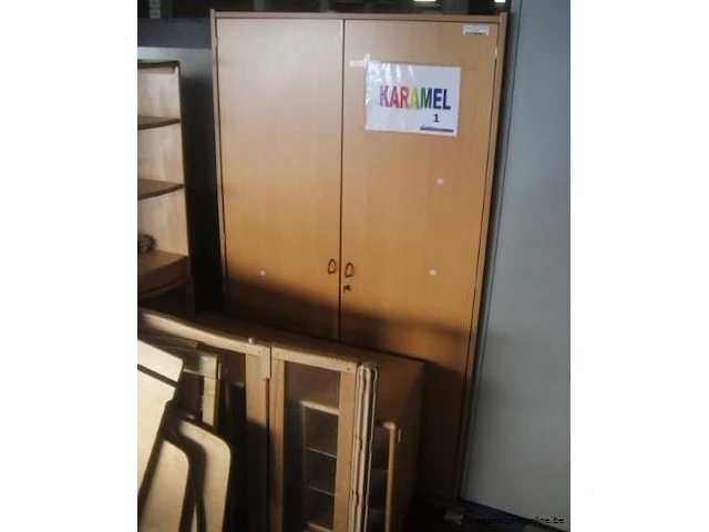 Houten opbergkast - afbeelding 1 van  1