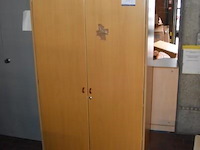 Houten opbergkast - afbeelding 1 van  1