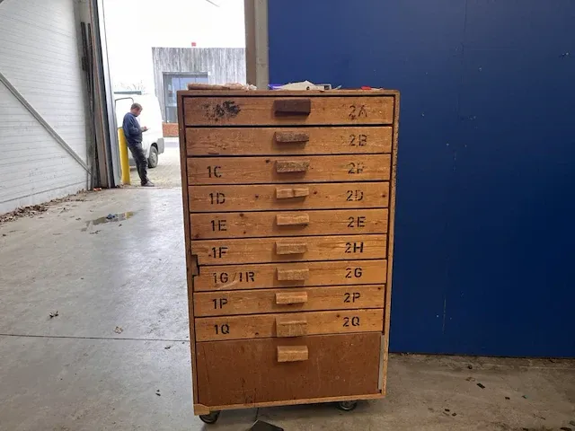 Houten opbergkast - afbeelding 1 van  3