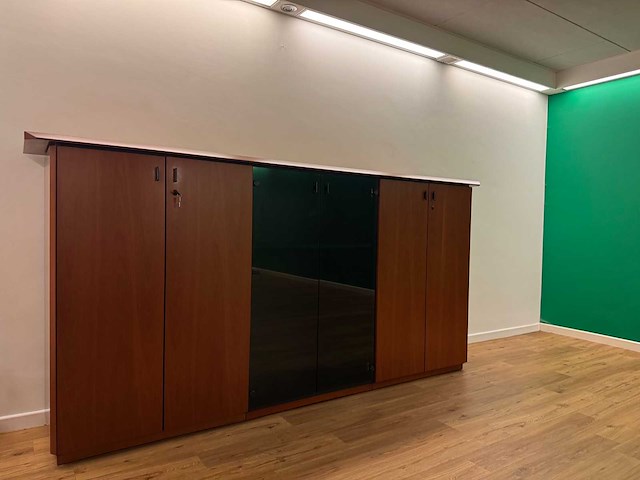 Houten opbergkast - afbeelding 1 van  5