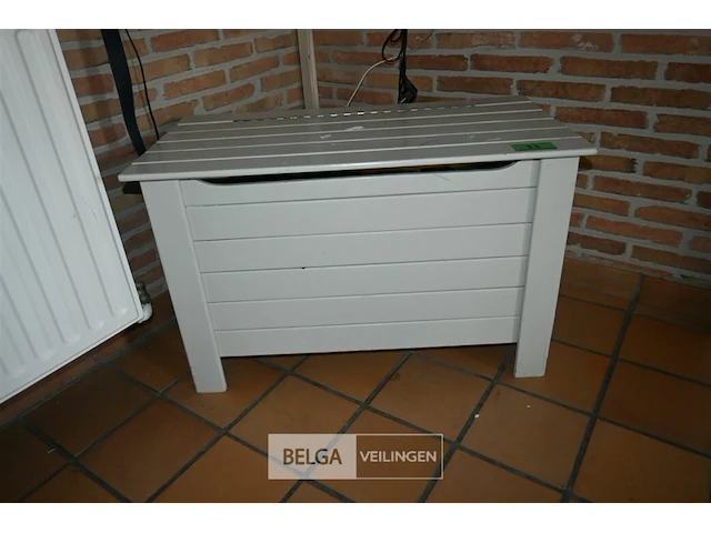 Houten opbergkist + inhoud - afbeelding 2 van  7