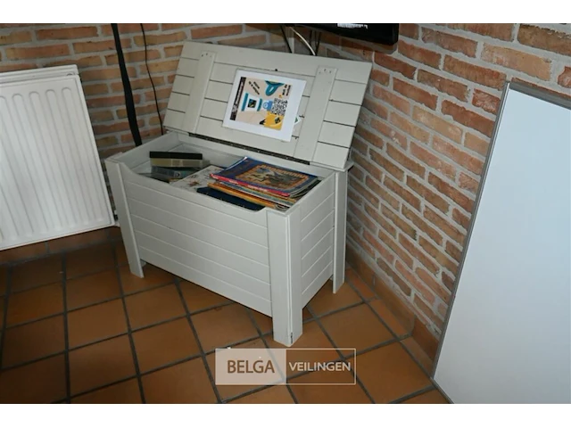 Houten opbergkist + inhoud - afbeelding 3 van  7