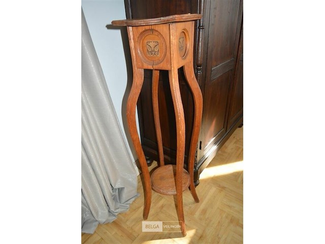 Houten plantenstaander licht beschadigd - afbeelding 1 van  4