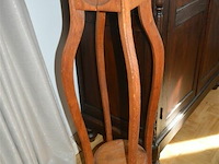 Houten plantenstaander licht beschadigd - afbeelding 1 van  4