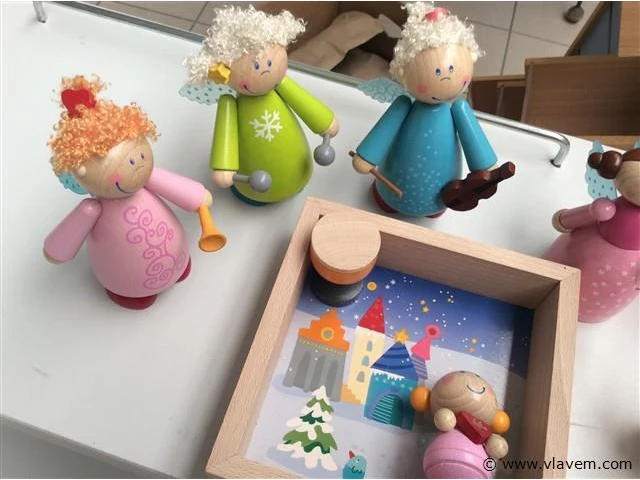 Houten popjes - afbeelding 2 van  3