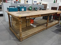 Houten presentatiemeubel