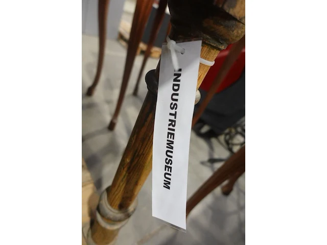 Houten presentatiemeubel - afbeelding 7 van  7