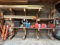 Houten rek + inhoud - afbeelding 1 van  1