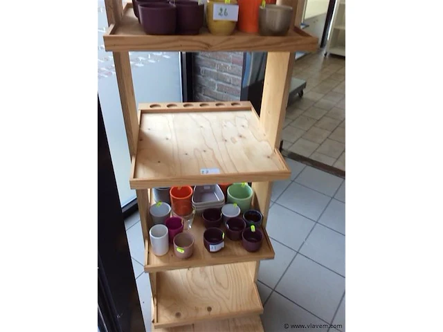 Houten rek ( zonder inhoud ) - afbeelding 2 van  2