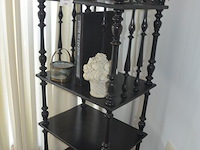 Houten rekje met 4 leggers, 6 sierstukken, schilderij - afbeelding 8 van  11