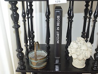 Houten rekje met 4 leggers, 6 sierstukken, schilderij - afbeelding 3 van  11