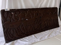 Houten reliefsnijwerk en 2x schilderij - afbeelding 1 van  5