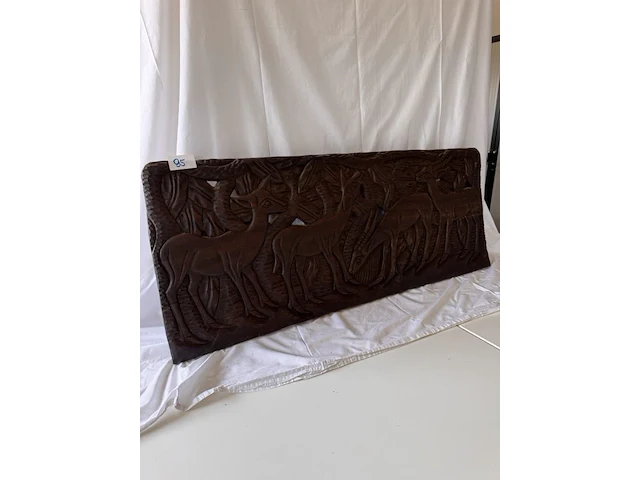 Houten reliefsnijwerk - afbeelding 1 van  2