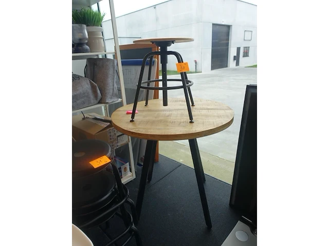 Houten ronde tafel - afbeelding 1 van  4