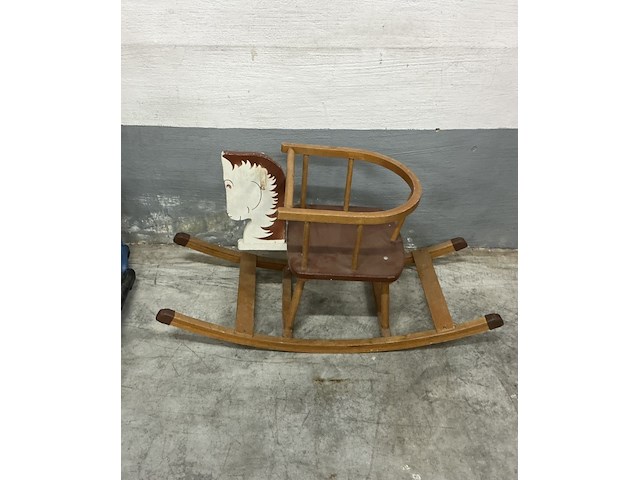 Houten schommelpaard (bruin) - afbeelding 1 van  2