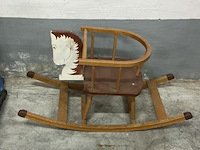 Houten schommelpaard (bruin) - afbeelding 1 van  2