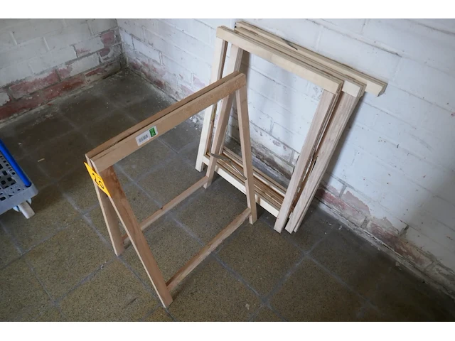 Houten schragen 4 stuks - afbeelding 1 van  2