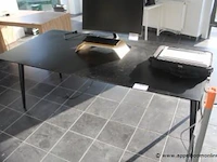 Houten schrijftafel afm 220x100cm (staande op 1e verdieping) - afbeelding 1 van  1