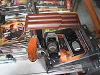 Houten sigarenkistje humidor, 11 sigaren, lederen sigarenhouder voor 3 sigaren , 10 sigarenknippers, 4 aanstekers - afbeelding 4 van  8