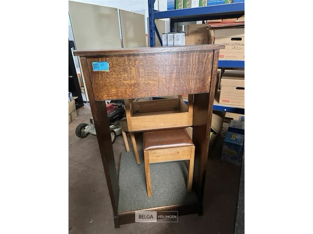 Houten spreekgestoelte h122x b70xd75 cm - afbeelding 3 van  4