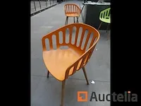 Houten standaard kunststof stoelen set - afbeelding 6 van  10