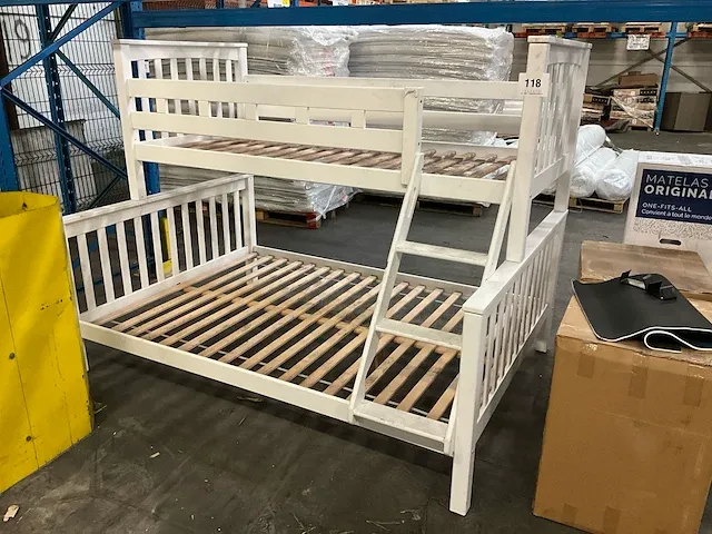 Houten stapelbed voorzien van lattenbodem - afbeelding 1 van  4
