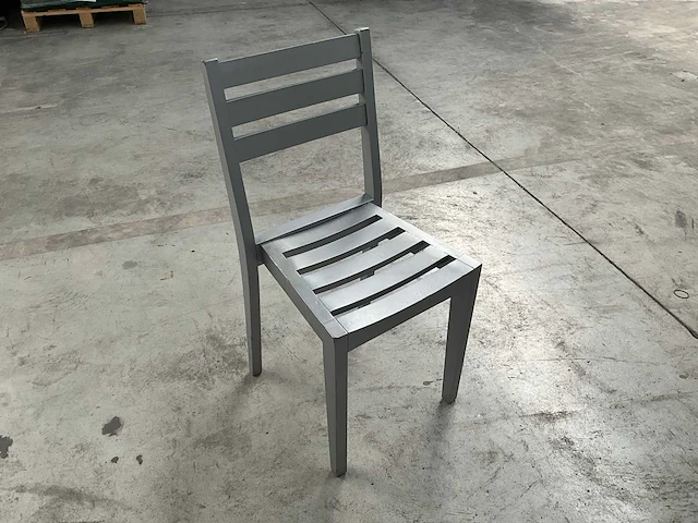 Houten stoelen (36x) in transportkarren - afbeelding 8 van  15