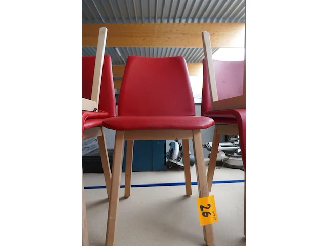 Houten stoelen rode kleur 5 stuks - afbeelding 2 van  4