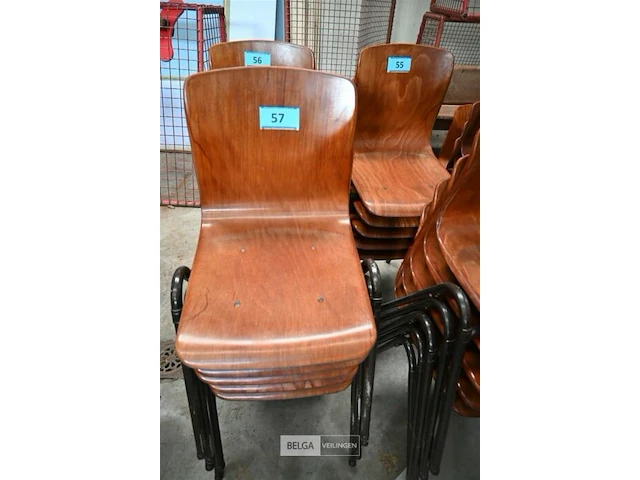 Houten stoeltjes - afbeelding 1 van  1
