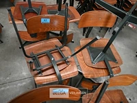 Houten stoeltjes - afbeelding 1 van  1