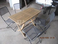 Houten tafel & 4 inklapbare tuinstoelen - afbeelding 2 van  3