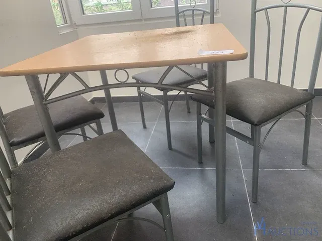 Houten tafel compleet met 4 stoelen - afbeelding 2 van  2